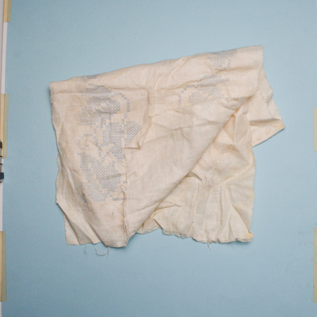 Linen Table Runner with Leaf Pattern, Stamped to Embroider 12" x 38