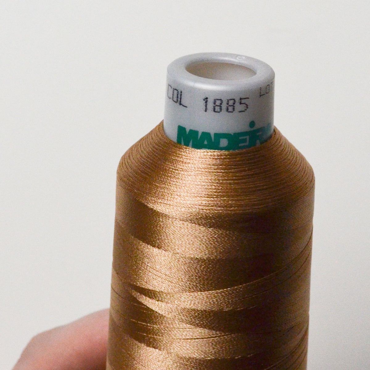 Red 1146 Madeira 40 wt. Machine Embroidery Thread - 5000m Spool – Make &  Mend