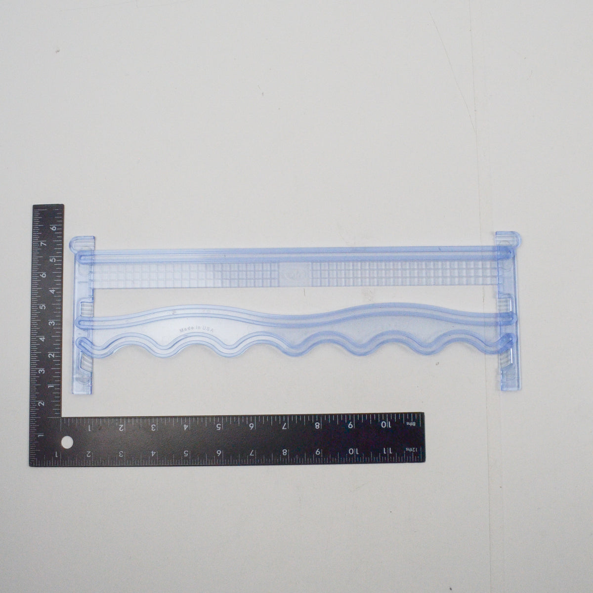 Creative Memories 12-Inch Cutting Patterns Wavy Cutting Guides