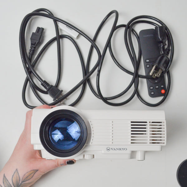 Vankyo Leisure 3 Mini Projector in Case