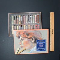 Winsor-Newton Artists' Soft Pastels - Set of 24