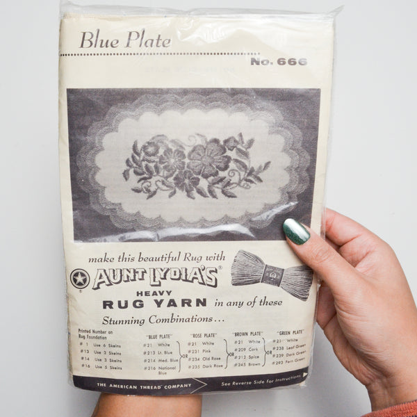 Blue Plate No. 666 Aunt Lydia's Heavy Rug Yarn Printed Rug Foundation