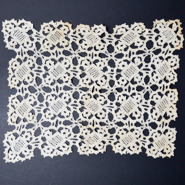 Lace Linen