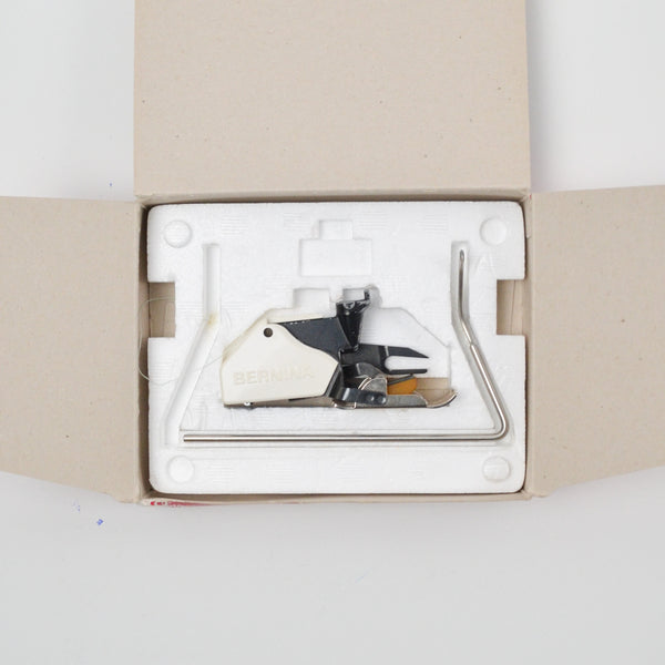 Bernina Walking Foot with Seam Guide No. 003 208 70 00 - Missing Screw Mount