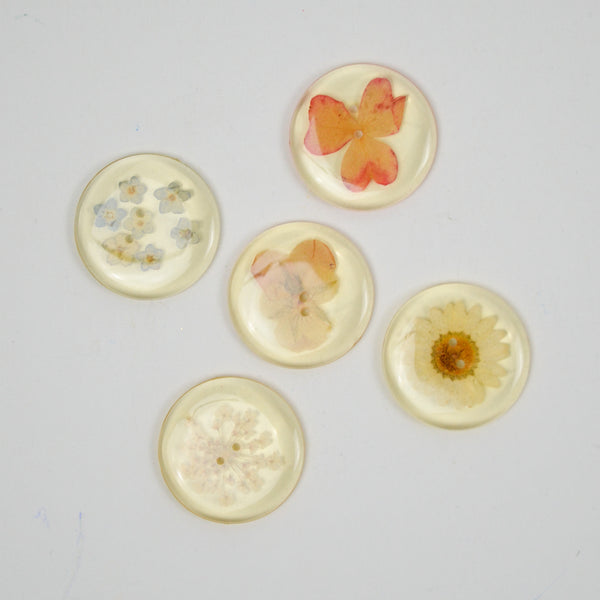 Dried Flower Circular Resin Buttons - Set of 5