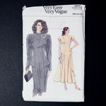 Vogue 9957 Dress Sewing Pattern - Size 12-16