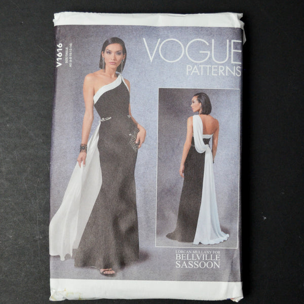 Vogue V1616 Misses'/Misses' Petite Dress Sewing Pattern - Size A5 (6-14)