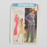 Simplicity 7129 Juniors' and Misses' Unlined Jacket, Pantskirt and Pants Sewing Pattern - Size 10
