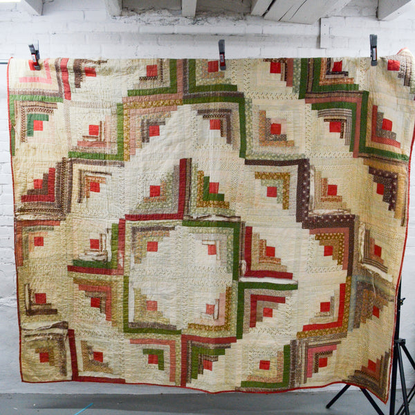 Log Cabin Quilt - 80" x 94"