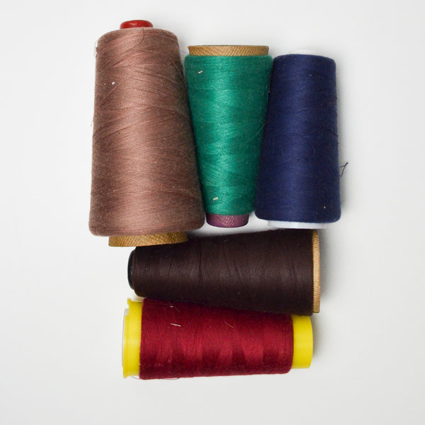 Dark Overlock Thread - 5 Cones