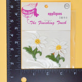 Cloth World Vintage White Flower Appliqués