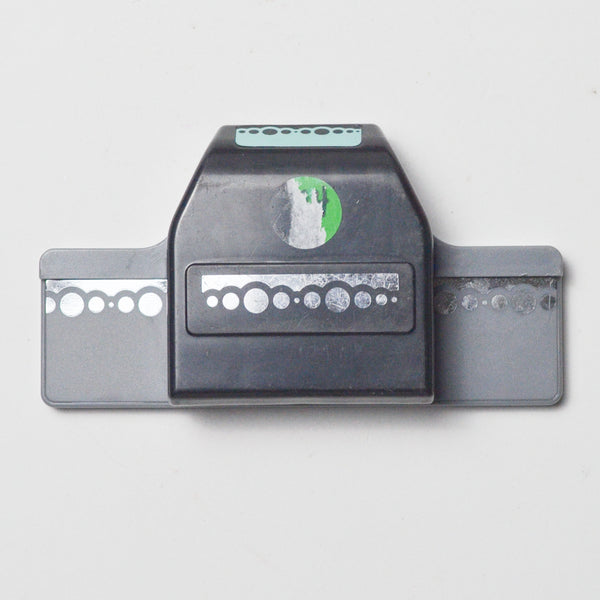 EK Scalloped Border Punch Stamp